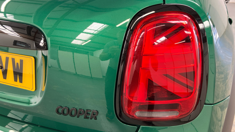 MINI Hatchback 1.5 Cooper Exclusive 3dr Auto Petrol Hatchback